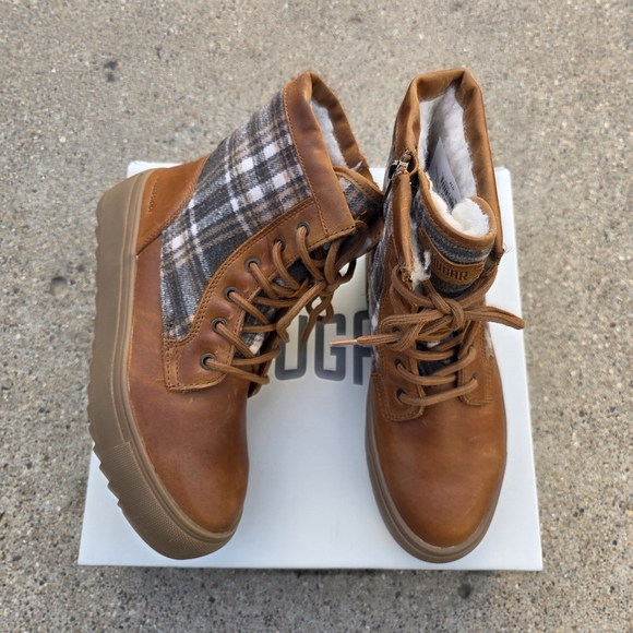 Do Not Buy Cougar Insulated Brown Plaid Lace-Up Boots Women Size 7
